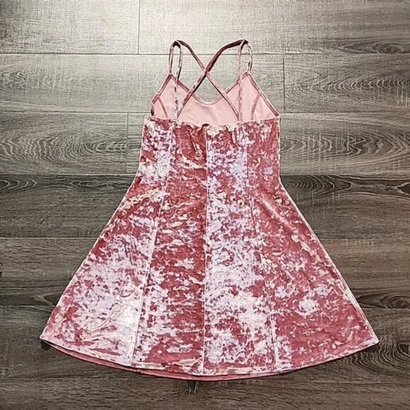 ⛅️ Arizona Jeans Co. crushed velvet Mini Dress ⛅️ - Picture 2 of 3